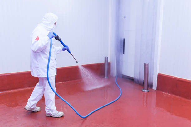 Best Animal Enclosure Cleaning  in Crandon Lakes, NJ